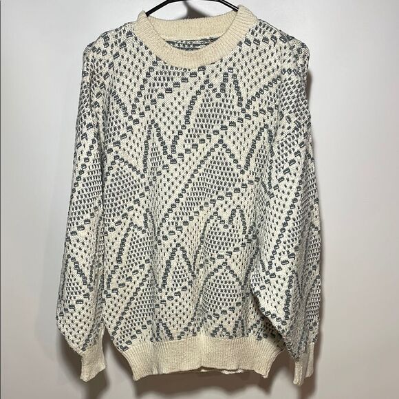 Vintage Cream and Gray Crew Neck Sweater with Geometric Pattern - Picture 2 of 8